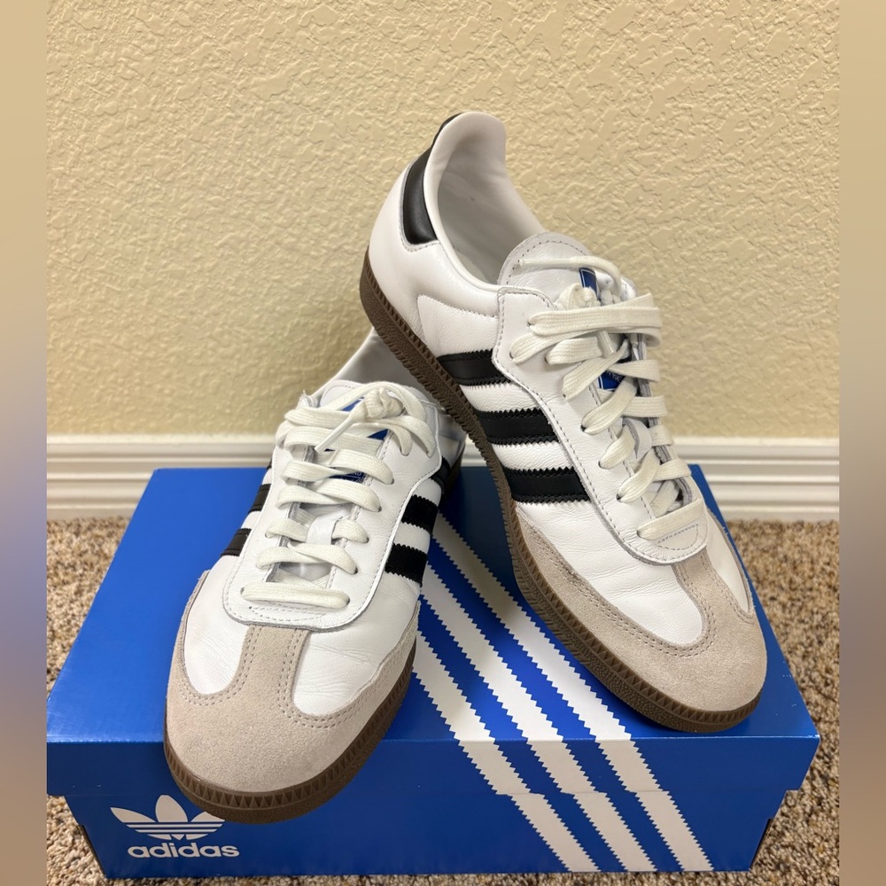 Adidas Sneakers